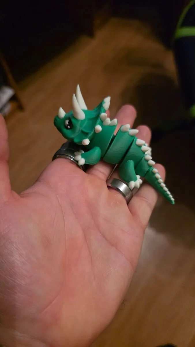 Triceratops Articulado Juguete